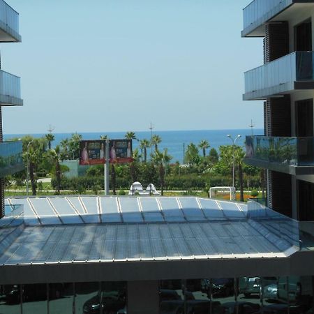 Бежевые Апартаменты Batumi Exterior foto