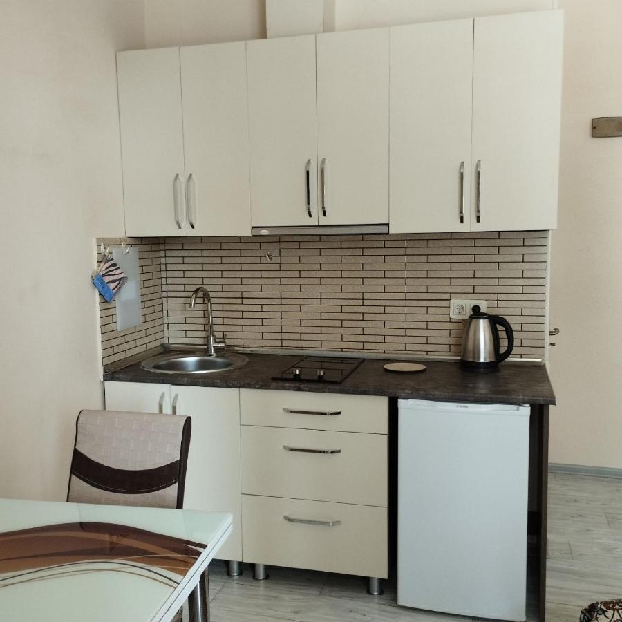 Бежевые Апартаменты Batumi Exterior foto