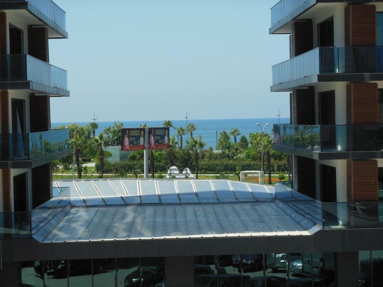 Бежевые Апартаменты Batumi Exterior foto